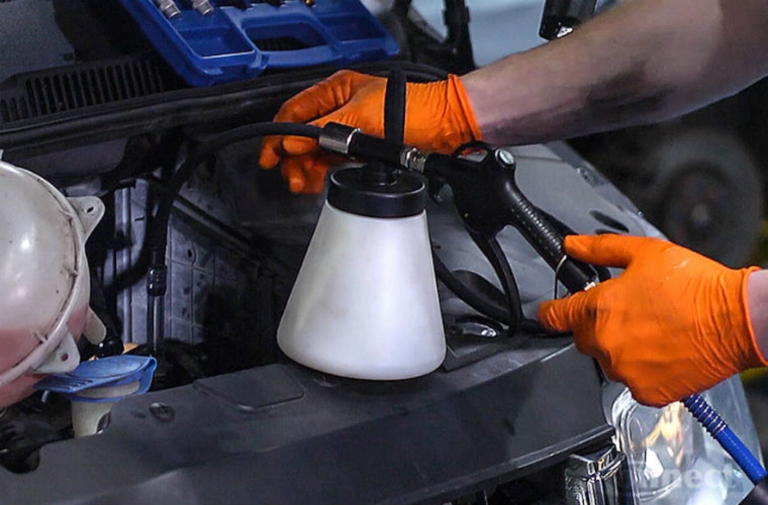 New pneumatic diesel bleeding kit from Laser Tools Garagewire