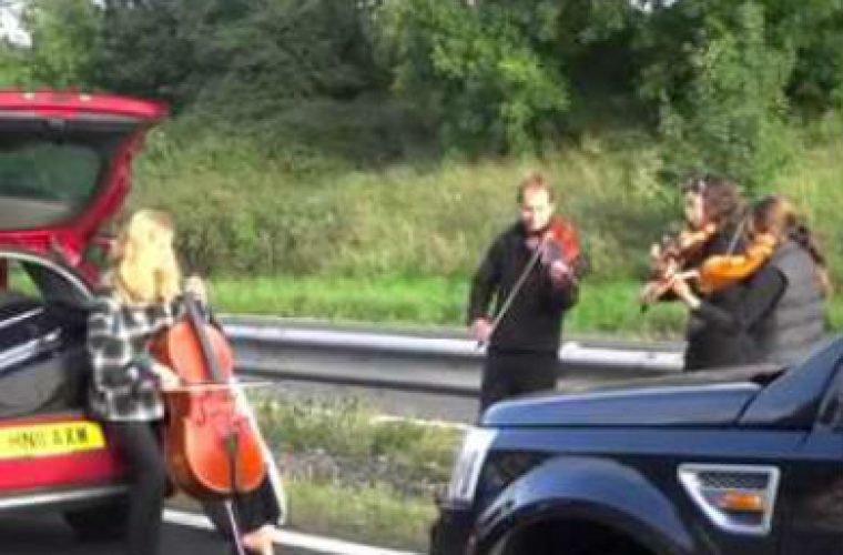 Video: String quartet performs for motorists stuck on M5