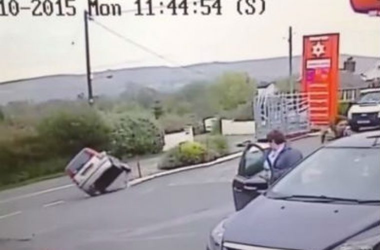 Video: Elderly Fiat Panda driver accidentally pulls two-wheel stunt
