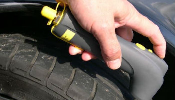 Save on REMA TIP TOP's Bluetooth tread gauge and pressure probe