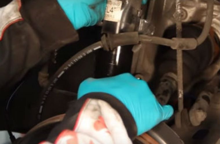 Video: How to fit front and rear shocks on Mini Cooper D