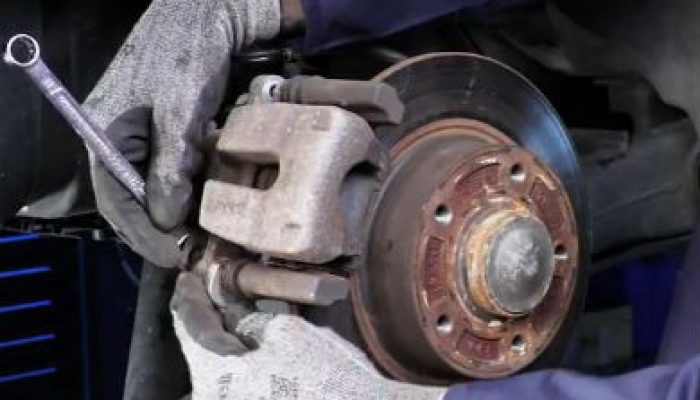 Video: how to replace rear brake discs with integrated bearing