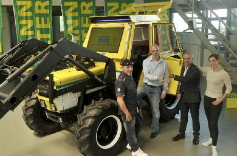 MANN+HUMMEL tractor makes 20,000 euros for charity