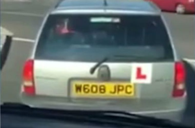 Video: Giggling pair goes viral for funny learner driver commentary