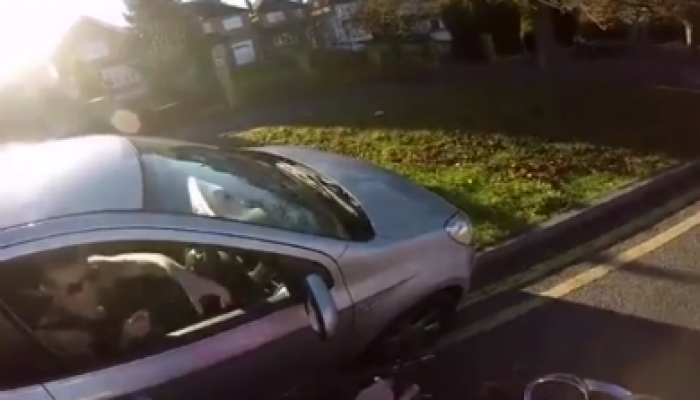 Video: Driver’s karma after giving Good Samaritan the middle finger