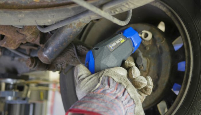 Watch: How to remove corroded brake bleeder nuts