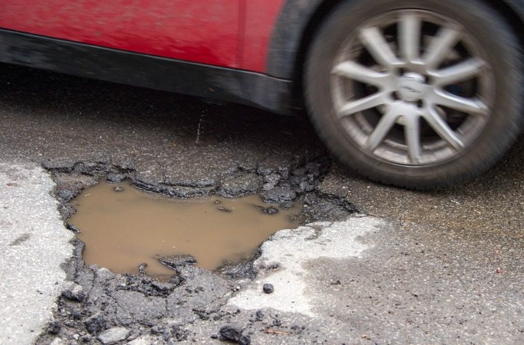 Pothole breakdowns rise by a third despite mild and dry weather