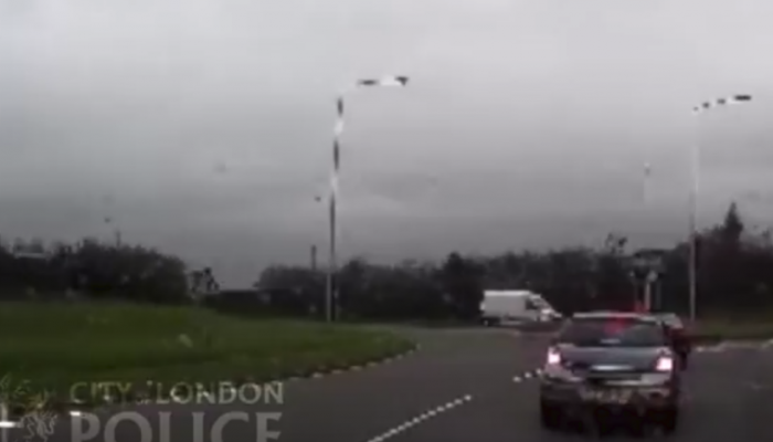 Watch: crash for cash scammers caught out by dash cam