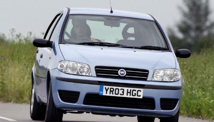 Car dealer brands £800 Punto driver as “incompetent” and refuses refund