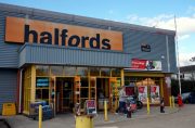 Halfords breaks six-month old Mercedes during dashcam fitment, owner claims