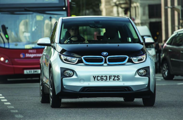 Diagnostic specialist provides clarification on BMW i3 servicing query