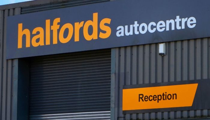 Halfords promotes FREE MOT to customers