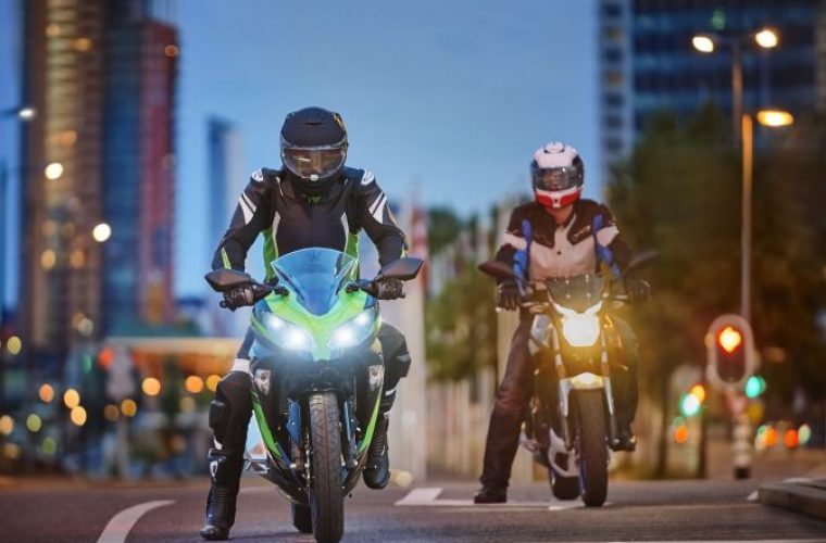 Philips X-tremeVision moto supports Road Safety Week