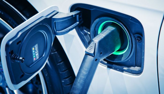 Demand for electric vehicle technicians intensifies