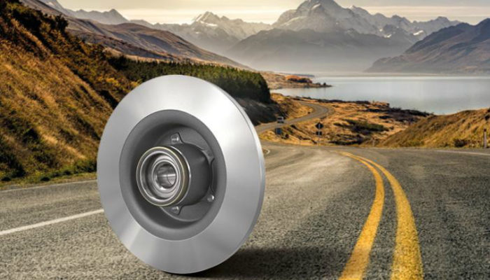 Watch: Find out how to remove and fit brake discs with integrated bearings