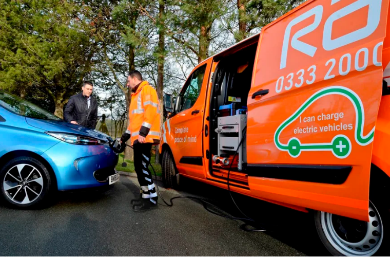RAC launches electric vehicle flat-battery recovery service