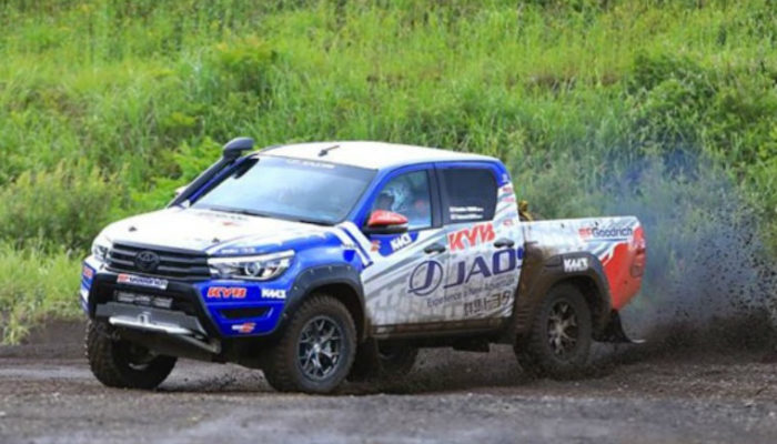 Video: KYB equipped Toyota Double Cab Hilux Revo 2.8 G