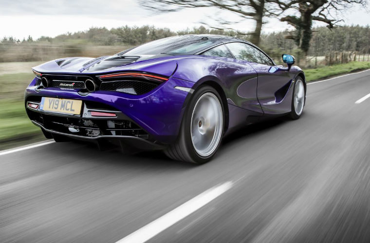 McLaren driver shows off to BMW only to discover it was unmarked police car