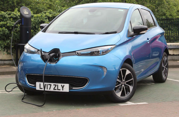 Transport Minister “astonished” by sudden EV breakdowns as government reviews EV dangers