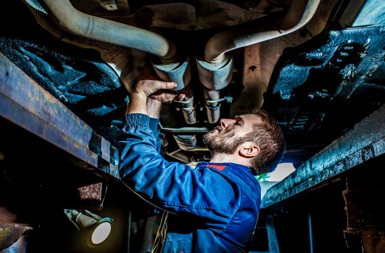 Garages asked to encourage customers to bring MOT test forward ahead of autumn rush