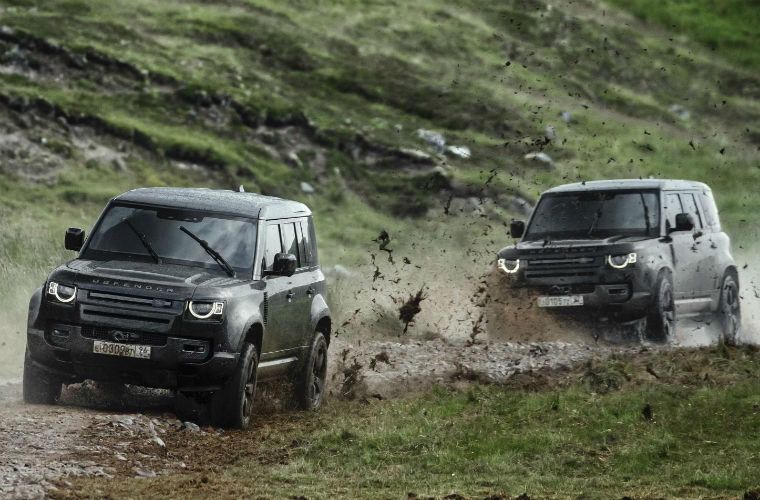 Watch: Land Rover shows off its new Defender capabilities on James Bond set