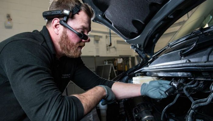 VW technicians get augmented reality headsets for commercial vehicle repairs