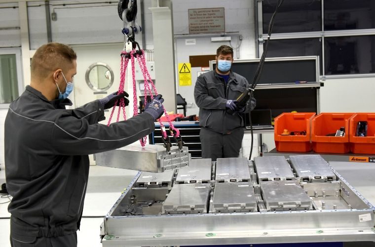 VW launches EV battery recycling pilot