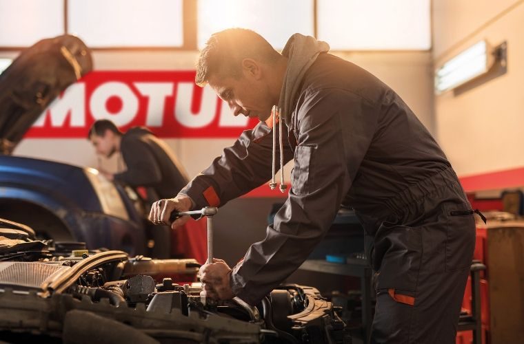 Motul signs up as Top Technician/Top Garage main partner