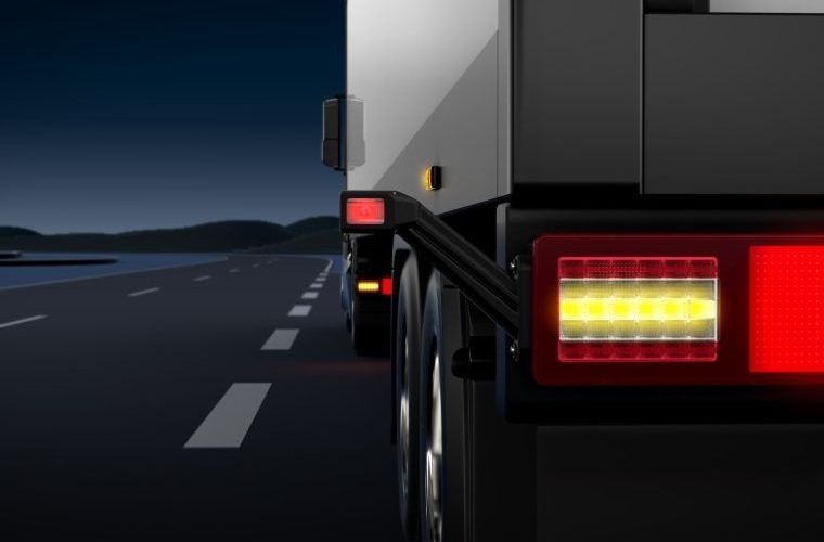 New full-LED rear lamp for 24-volt truck and trailer applications