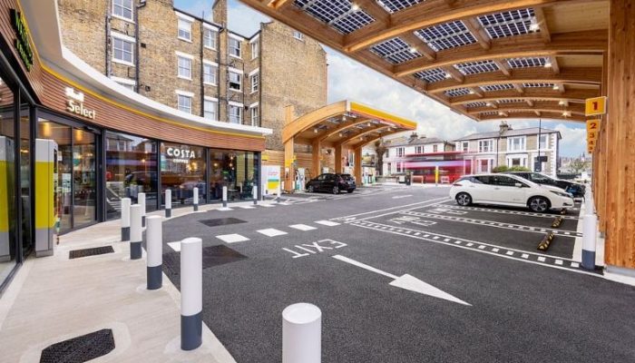 Shell replaces Fulham petrol and diesel pumps with ultra-rapid charge points