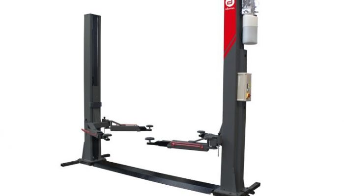 Get £200 off Dama two-post lift