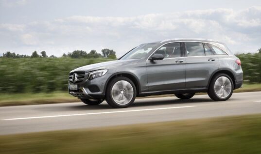 Mercedes-Benz issues global recall over braking concerns