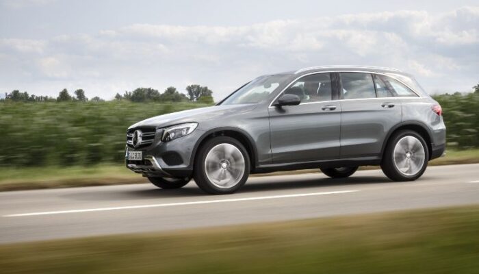 Mercedes-Benz issues global recall over braking concerns