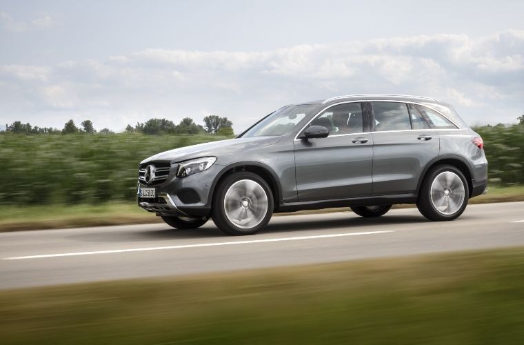 Mercedes-Benz issues global recall over braking concerns