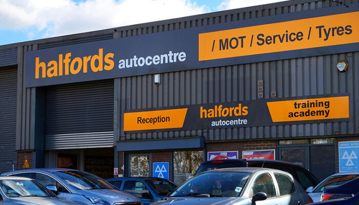 Customer’s car wrecked during test drive by Halfords employee