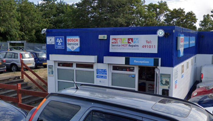Northampton garage wins apprentice employer award