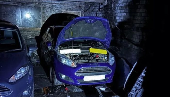 Seven arrested in Oldham following discovery of suspected chop shop
