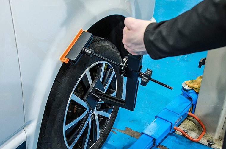Power-TEC introduces new PDR lever bar for controlled dent removal