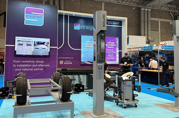 Supertracker unveils space-saving tablet-controlled CCD aligner at Automechanika