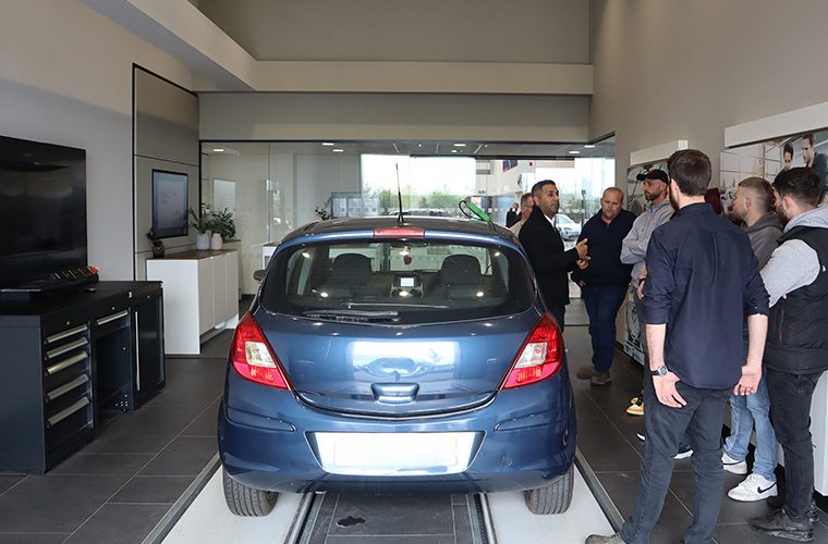 Autowave highlights key cutting and programming as a new revenue stream for workshops