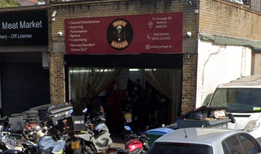 Bomb disposal unit called to Watford garage
