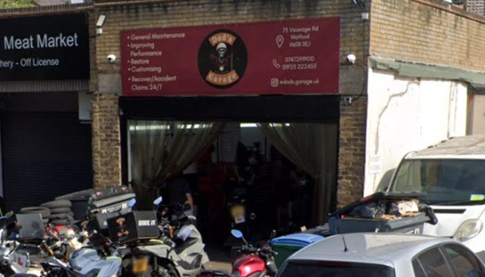 Bomb disposal unit called to Watford garage