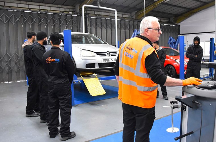 Supertracker partners with Mantra Learning to train future vehicle technicians on wheel alignment systems